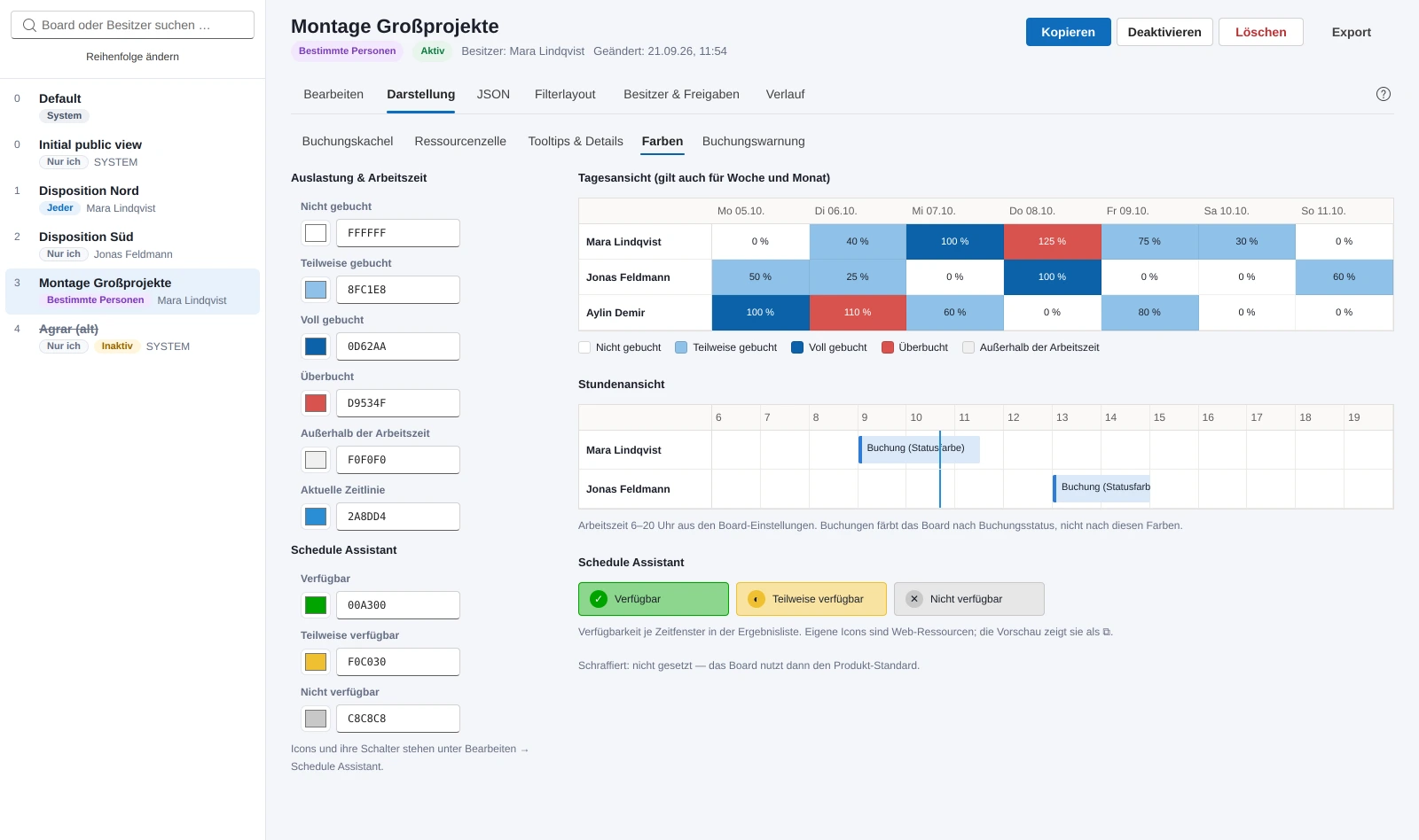 Bildschirmfoto: Der Reiter Darstellung mit den Farben eines Boards. Links die Farbfelder für Auslastung, Arbeitszeit und Schedule Assistant, rechts die Vorschau als Tagesansicht mit Prozentwerten je Ressource und Tag, als Stundenansicht mit Buchungen und als Verfügbarkeitsleiste des Schedule Assistant.